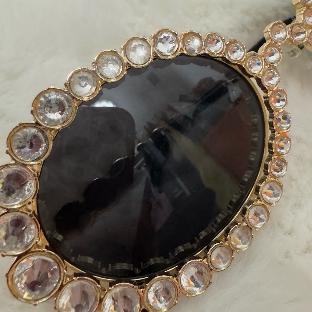 Elegant Black and Gold Women's Necklace